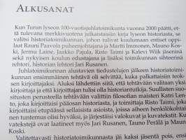 Tulevaisuutta rakentamassa  Turun Lyseo 1903 - 2003