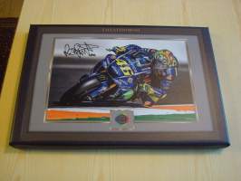 Valentino Rossi, MotoGP, canvastaulu, koko 20 cm x 30 cm. Teen näitä vain 50 numeroitua kappaletta. Yksi heti valmiina lähetettäväksi.