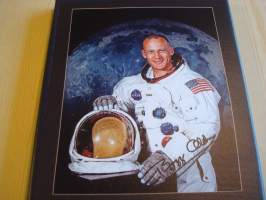 Apollo 11, 50-vuotis 1969-2019, canvastaulu, koko 20 cm x 30 cm. Teen näitä vain 50 numeroitua kappaletta. Yksi heti valmiina lähetettäväksi.