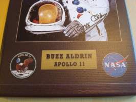 Apollo 11, 50-vuotis 1969-2019, canvastaulu, koko 20 cm x 30 cm. Teen näitä vain 50 numeroitua kappaletta. Yksi heti valmiina lähetettäväksi.