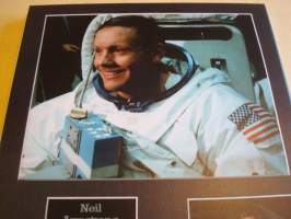 Apollo 11, 50-vuotis 1969-2019, canvastaulu, koko 30 cm x 40 cm. Teen näitä vain 50 numeroitua kappaletta. Yksi heti valmiina lähetettäväksi.