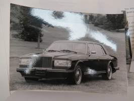 Rolls-Royce Corniche IV news release + 4 pcs press photographs -lanseerausesite + 4 kpl pressikuvia