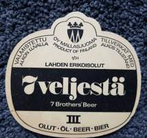 Lahden erikoisolut 7veljestä -olutlasin alunen. Oy Mallasjuoma
