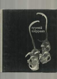 Tyvestä tolppaan : SähköLähteenmäki 50 vuotta / Harri Kalpa ; [valokuvat: Matti Kivekäs] ; [ulkoasu ja piirrokset: Lennart Heinoja].