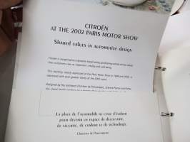 Citroën - Mondial de L´automobile 2002 binder, in english -englanninkielinen mallistoesittelykansio vuoden 2002 autonäyttelyyn