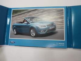 Ford Focus Coupe / Cabriolet 2006 -lanseeraus -mallistoesittelykansio / press release binder