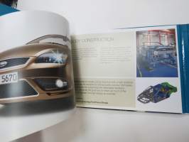 Ford Focus Coupe / Cabriolet 2006 -lanseeraus -mallistoesittelykansio / press release binder
