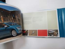 Ford Focus Coupe / Cabriolet 2006 -lanseeraus -mallistoesittelykansio / press release binder
