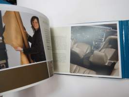 Ford Focus Coupe / Cabriolet 2006 -lanseeraus -mallistoesittelykansio / press release binder