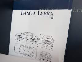 Lancia Lybra -mallistoesittelykansio / lehdistötiedote kansio, pressikuvia ym. / press release binder