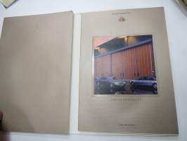 Maybach 57, 62 - The Automobiles - Paris Motor Show 2002 -esittely- / lanseerauskansio pressikuvineen ym. -press kit
