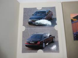 Maybach 57, 62 - The Automobiles - Paris Motor Show 2002 -esittely- / lanseerauskansio pressikuvineen ym. -press kit
