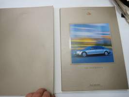 Maybach 57, 62 - The Automobiles - October 2002 -esittely- / lanseerauskansio pressikuvineen ym. -press kit
