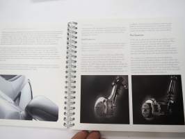 Lexus IS 220d / IS 250 -mallistoesittely, lanseerauskansio / pressikansio - Press release kit