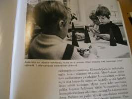 leikki-ikäinen lapsi. t-kirjat
