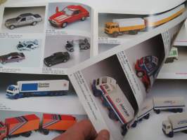 NZG Modelle 1990 -catalogue / pienoismalliluettelo