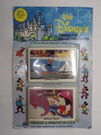 Walt Disney´s Character Collecting Cards - 18 actual scenes from Walt Disney Movies -Disney-elokuvien hahmojen keräilykortteja, avaamaton pakkaus