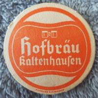 Hofbräu kaltenhausen -olutlasin alunen.
