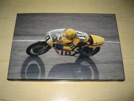 Jarno Saarinen, TT, MotoGP, canvastaulu, koko 20 cm x 30 cm. Teen näitä vain 50 numeroitua kappaletta. Hieno esim. lahjaksi.