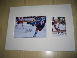 Mikko Rantanen, Colorado Avalanche, NHL, valokuva &amp; jääkiekkokortti, paspiksen koko on A4 . Hieno esim. lahjaksi ja/tai kehystettynä.