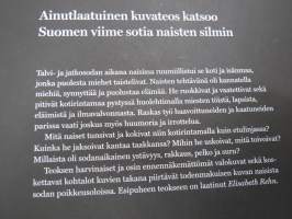 Me puolustimme elämää - naiskohtaloita sotakuvien takaa