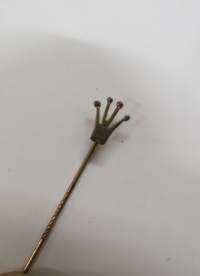 Triumph -liivimyyjän rintamerkki / pin