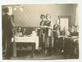 Käykää pöytään   1920-30 luku - valokuva