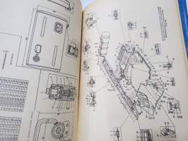Panzer T72 K 051/3/043 Ersatzteile -panssarivaunu, varaosaluettelo / tank, parts catalog