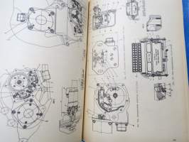 Panzer T72 K 051/3/043 Ersatzteile -panssarivaunu, varaosaluettelo / tank, parts catalog