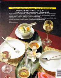 Wok keittokirja, 2001. 8.p. Alkupalat, salaatit ja kastikkeet. Liha- ja linturuoat, kala ja meren antimet, kasvikset ja tofu.
