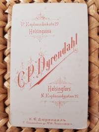 CDV - Visiittikorttivalokuva. C.P. Dyrendahl Pohjois Esplanadink.31 Helsinki, vuosina 1895-1912.