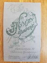 CDV - Visiittikorttivalokuva. -Perhe- Kuva: I. Nyman Hämeenkatu 10 Tampere, 1902 - 1918.