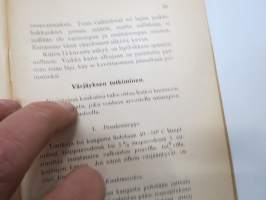 Miten lankoja ja kankaita tutkitaan - lyhykäinen opas kuituanalyysiin