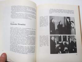 Suomen lapsen pitkä marssi - Mannerheimin Lastensuojeluliiton vaiheita ja Arvo Ylpön muistelemaa -Arvo Ylppö -nimikirjoitus etulehdellä (4.6.1988)