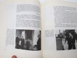 Suomen lapsen pitkä marssi - Mannerheimin Lastensuojeluliiton vaiheita ja Arvo Ylpön muistelemaa -Arvo Ylppö -nimikirjoitus etulehdellä (4.6.1988)