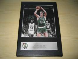 Larry Bird, Boston Celtics, NBA, canvastaulu, koko 20 cm x 30 cm. Tehty 50 numeroitua kappaletta. Hieno esim. lahjaksi.