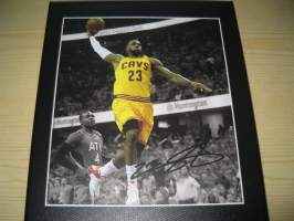 LeBron James, Cleveland Cavaliers, NBA, canvastaulu, koko 20 cm x 30 cm. Tehty 50 numeroitua kappaletta. Hieno esim. lahjaksi.