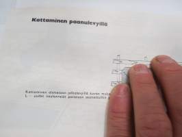 Minerit särmä- ja paanukattolevyt -esittelee tuotteen, käyttökohteet, tekniset ominaisuudet, työtavat, työkalut ja tarvikkeet -myyntiesite -brochure