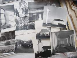 Kirkkoja ja hautausmaita -valokuvasarja 28 kuvaa / photographs