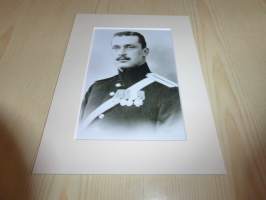 Mannerheim, valokuva, paspiksen koko 15 cm x 20 cm.