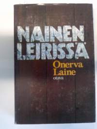 Nainen leirissä