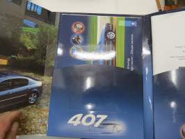 Peugeot 407 2004 -pressikansio, malliston esittelykansio -press kit