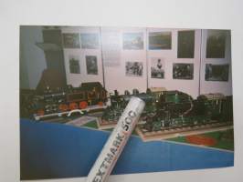 Pienoismalliveturi -valokuva / photograph, model locomotive