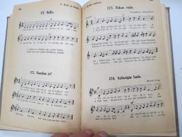 Koulun laulukirja 1939, kaikki laulujen nimet näkyvät tuotekuvissa -song book