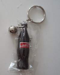 Coca Cola  pullo   6x2 cm  - avaimenperä muovia