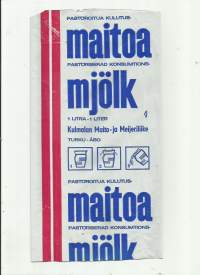 Kulmalan Maito- ja Meijeriliike  Turku - Pastoroitua kulutusmaitoa, maitopussi, muovipussi avattu tuotepakkaus, 1960-70