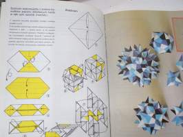 Sztuka origami -japanilaisen paperintaittelun taidetta