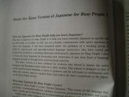 japanese for busy people.japanin oppikirja  vakitan tarjous helposti paketti. ..S ja  M KOKO   19x36 x60 cm paino 35kg  POSTIMAKSU  5e.