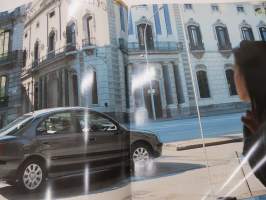 Mitsubishi Carisma 2003 -myyntiesite / brochure