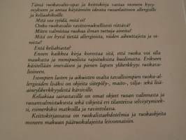 allergia ja keliakia, ruokakirja  vakitan tarjous helposti paketti. ..S ja  M KOKO   19x36 x60 cm paino 35kg  POSTIMAKSU  5e.